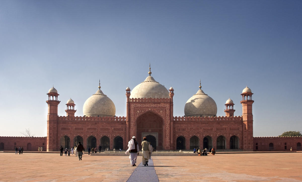 Prayer hall of Lahore mosque