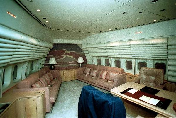 President's_private_cabin_aboard_Air_Force_One