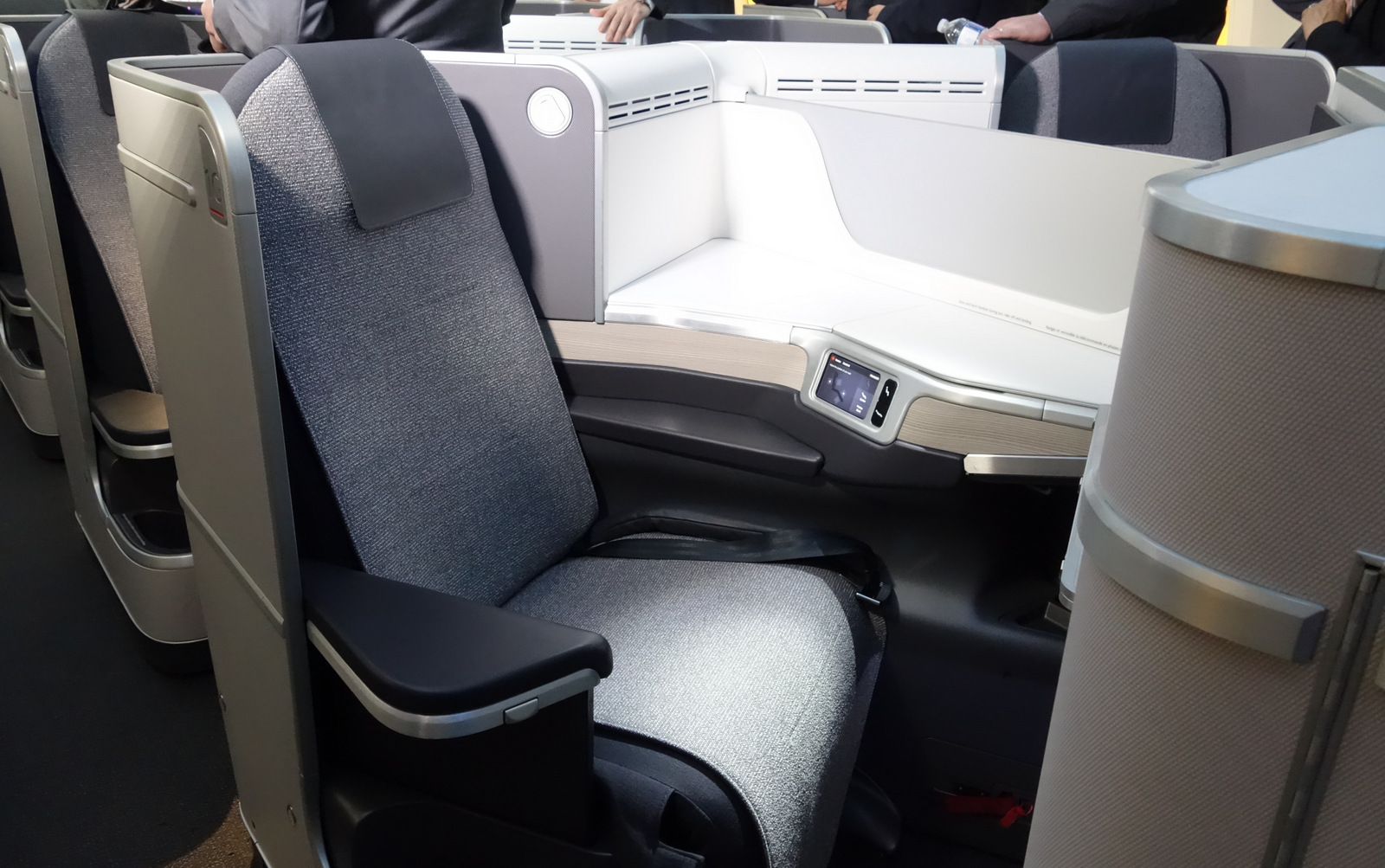 AC787-8seat