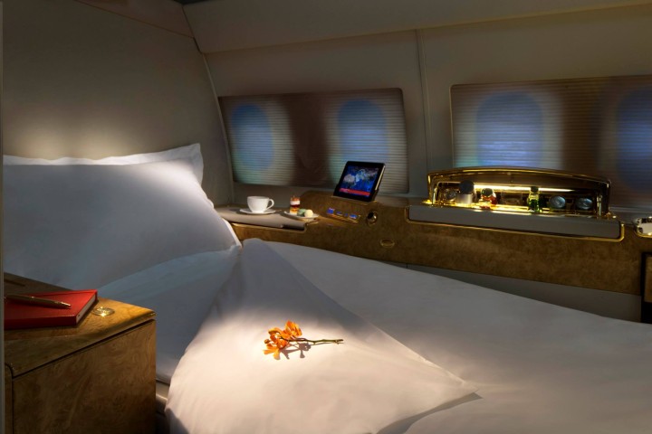 Emirates-Airbus-A319-Executive-Jet-bed